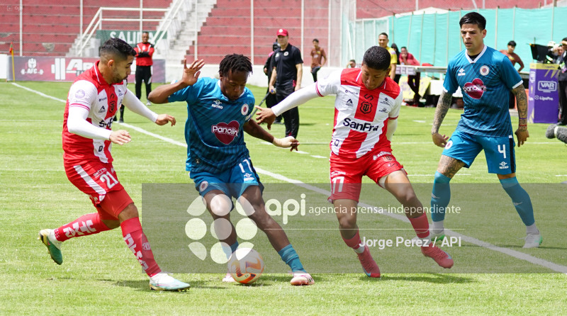 FBL LIGA ECUABET TECNICO VINO TINTO