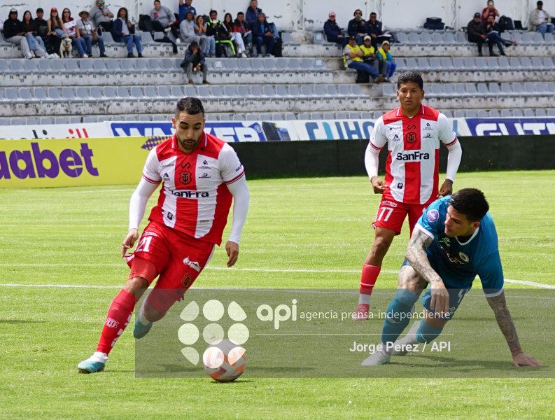 FBL LIGA ECUABET TECNICO VINO TINTO