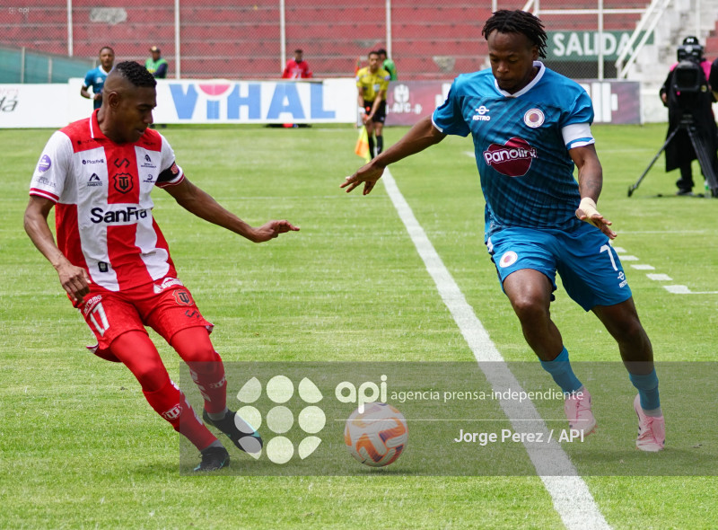 FBL LIGA ECUABET TECNICO VINO TINTO