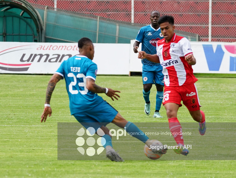 FBL LIGA ECUABET TECNICO VINO TINTO