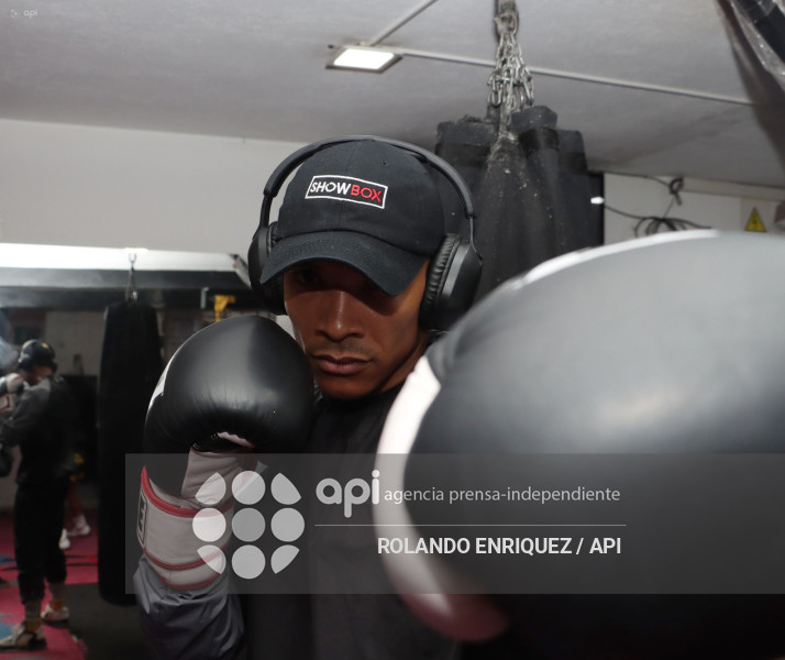 ENTRENAMIENTO DE BOXIADOR ERICK BONE