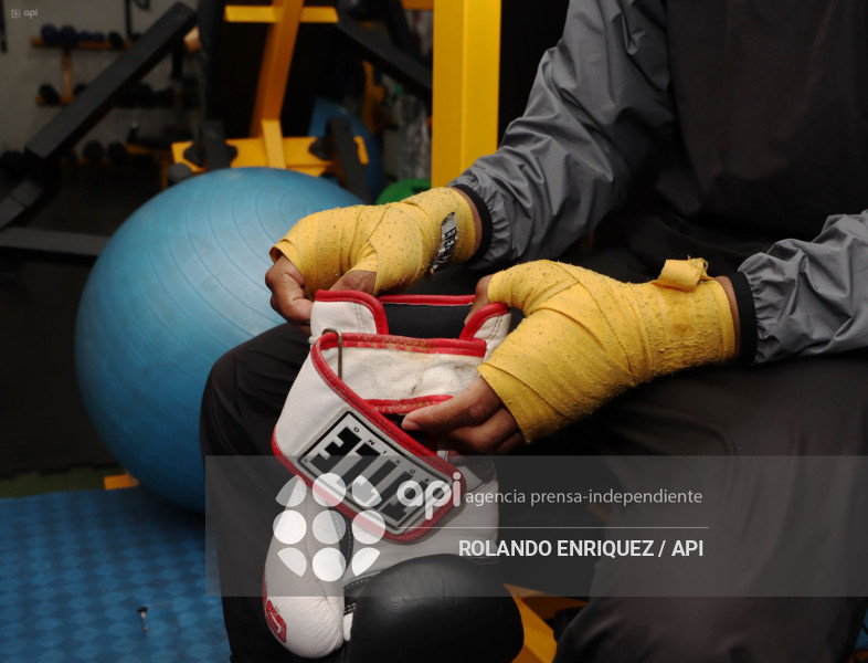 ENTRENAMIENTO DE BOXIADOR ERICK BONE