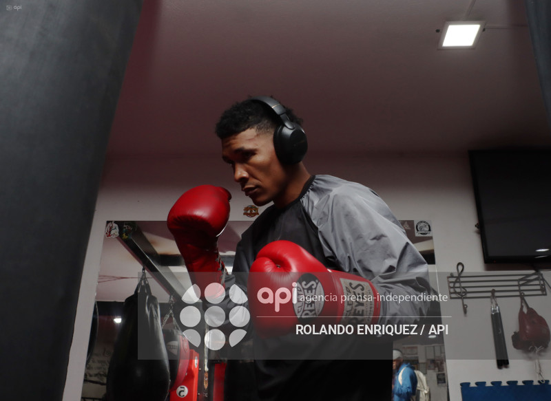 ENTRENAMIENTO DE BOXIADOR ERICK BONE
