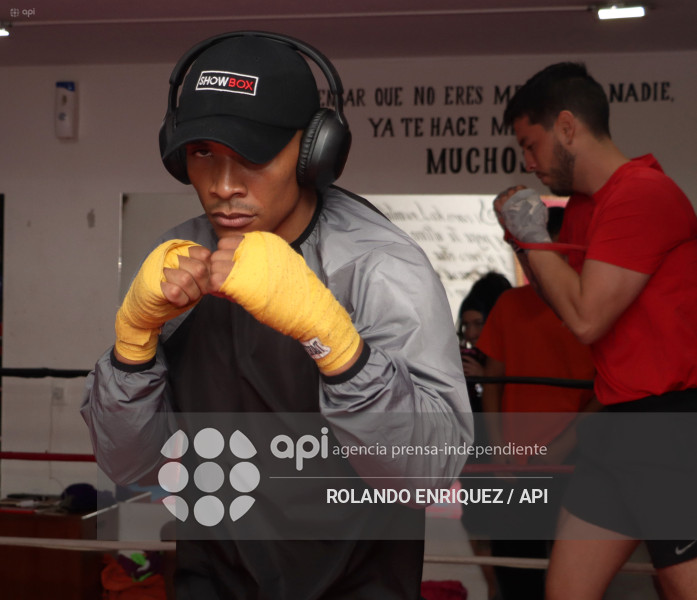 ENTRENAMIENTO DE BOXIADOR ERICK BONE