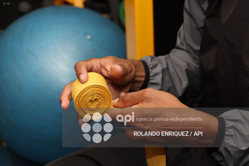 ENTRENAMIENTO DE BOXIADOR ERICK BONE