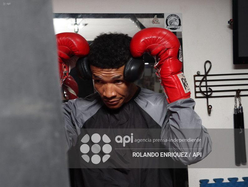 ENTRENAMIENTO DE BOXIADOR ERICK BONE