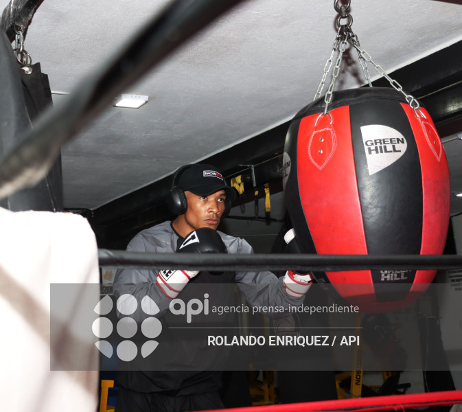 ENTRENAMIENTO DE BOXIADOR ERICK BONE