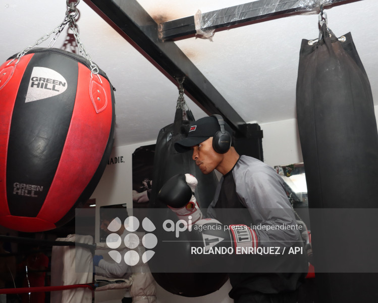 ENTRENAMIENTO DE BOXIADOR ERICK BONE