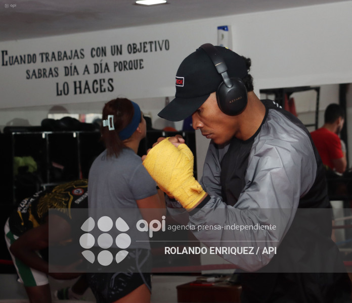 ENTRENAMIENTO DE BOXIADOR ERICK BONE