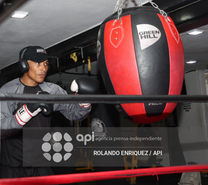 ENTRENAMIENTO DE BOXIADOR ERICK BONE