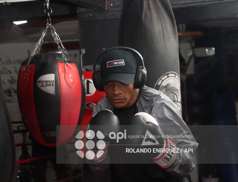 ENTRENAMIENTO DE BOXIADOR ERICK BONE