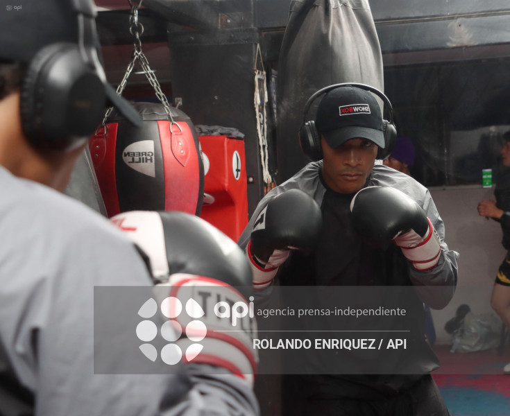 ENTRENAMIENTO DE BOXIADOR ERICK BONE