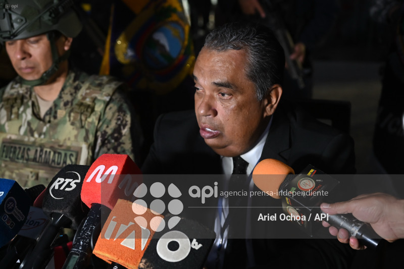 MANTA-DROGA-DETENIDOS-PUERTO