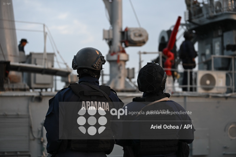 MANTA-DROGA-DETENIDOS-PUERTO