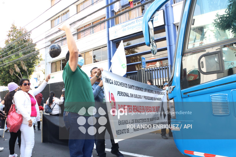 PROTESTA PACIENTES DE DIALICIS