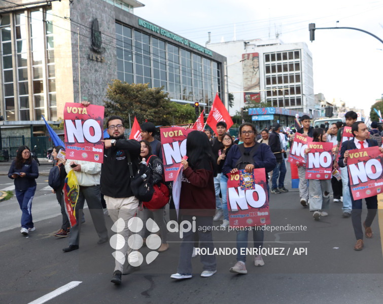 MARCHA ORGANIZACIONES SOCIALES POR EL NO