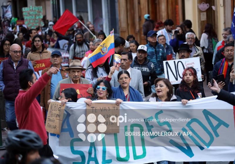 CUENCA-MARCHA EN FAVOR DEL NO-CONSULTA POPULAR