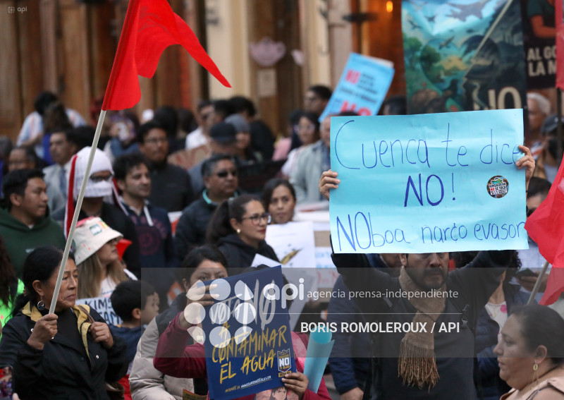 CUENCA-MARCHA EN FAVOR DEL NO-CONSULTA POPULAR