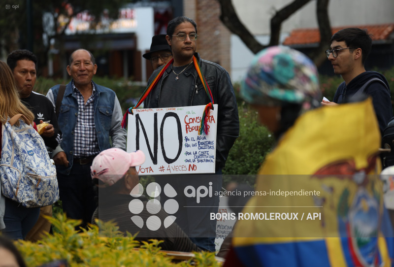 CUENCA-MARCHA EN FAVOR DEL NO-CONSULTA POPULAR