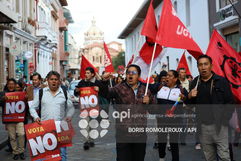 CUENCA-MARCHA EN FAVOR DEL NO-CONSULTA POPULAR