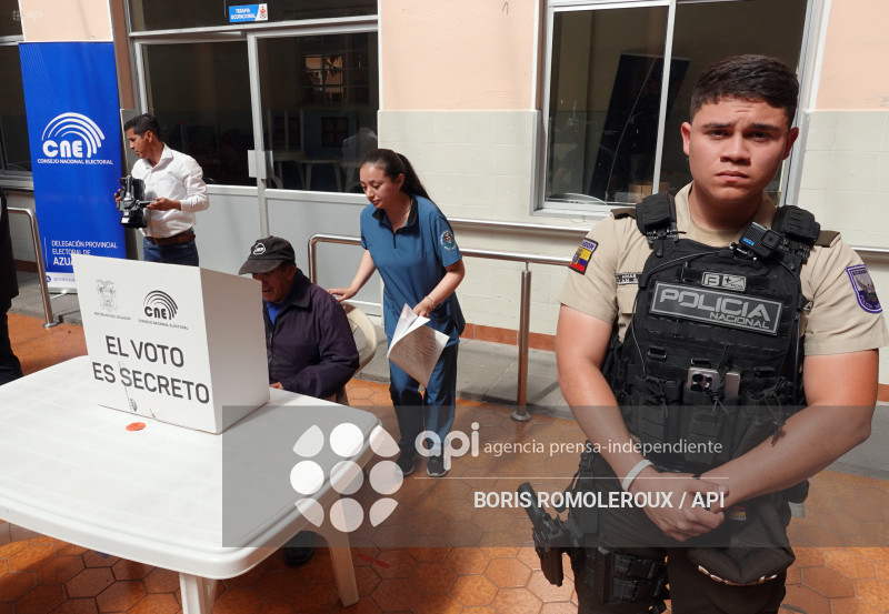 CUENCA-CONSULTA POPULAR-SUFRAGIO-VOTO EN CASA