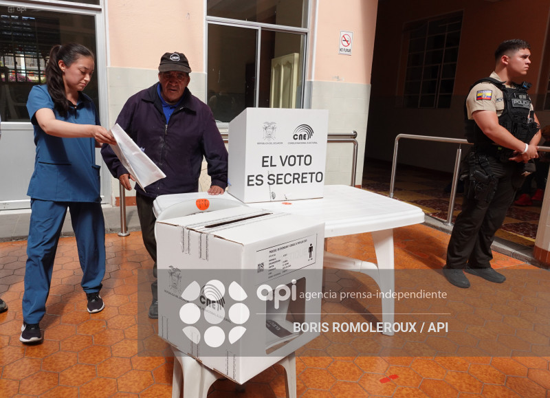 CUENCA-CONSULTA POPULAR-SUFRAGIO-VOTO EN CASA