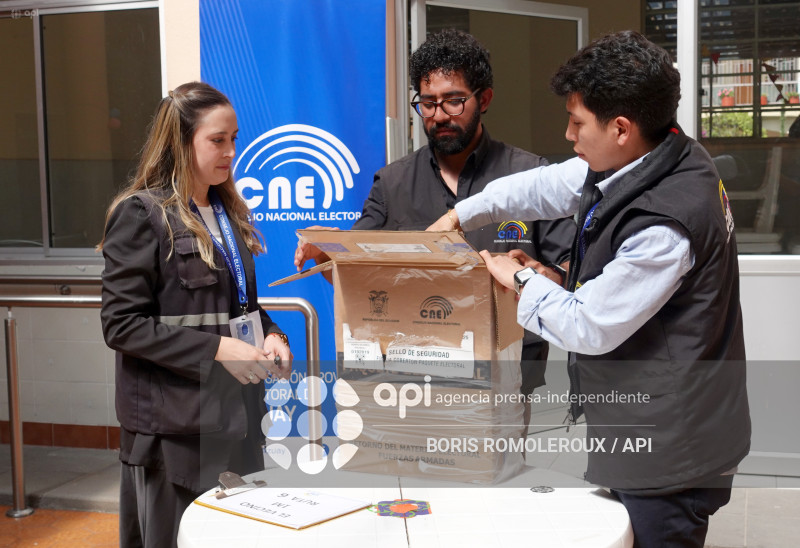 CUENCA-CONSULTA POPULAR-SUFRAGIO-VOTO EN CASA