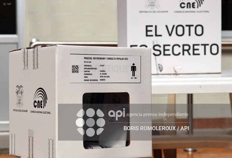 CUENCA-CONSULTA POPULAR-SUFRAGIO-VOTO EN CASA
