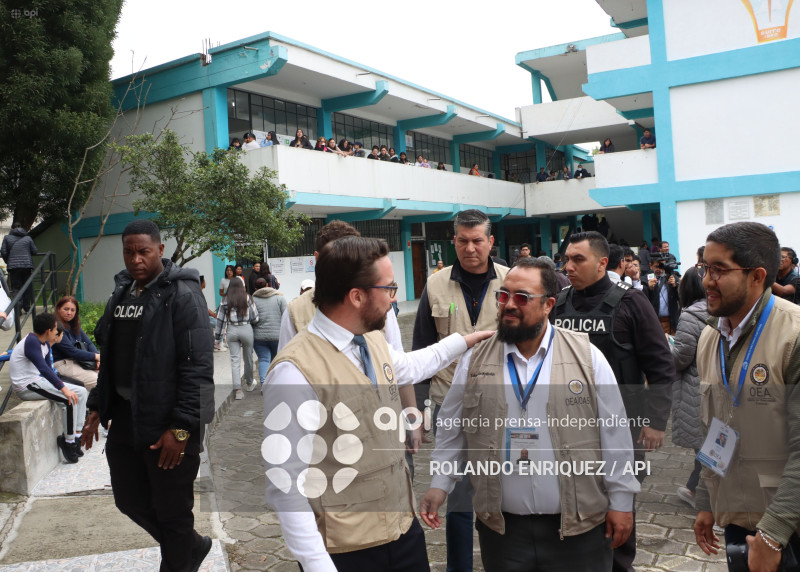 OBSERVADORES OEA ESCUELA MANUEL CORDOVA GALARZA