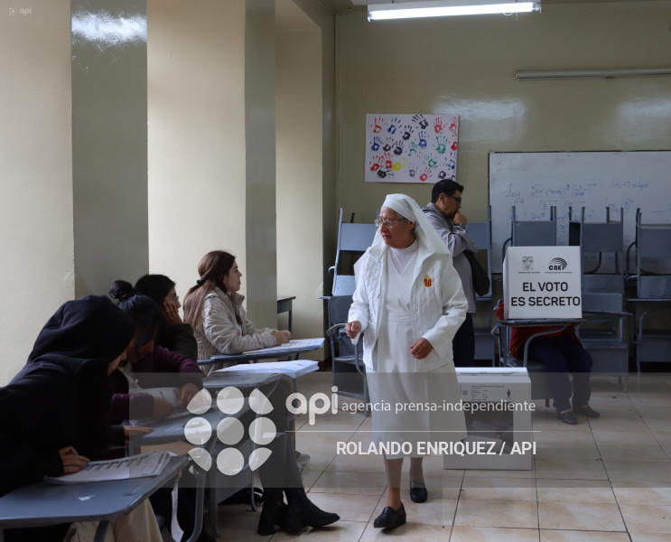 UIO REFERENDUM Y CONSULTA POPULAR 2025