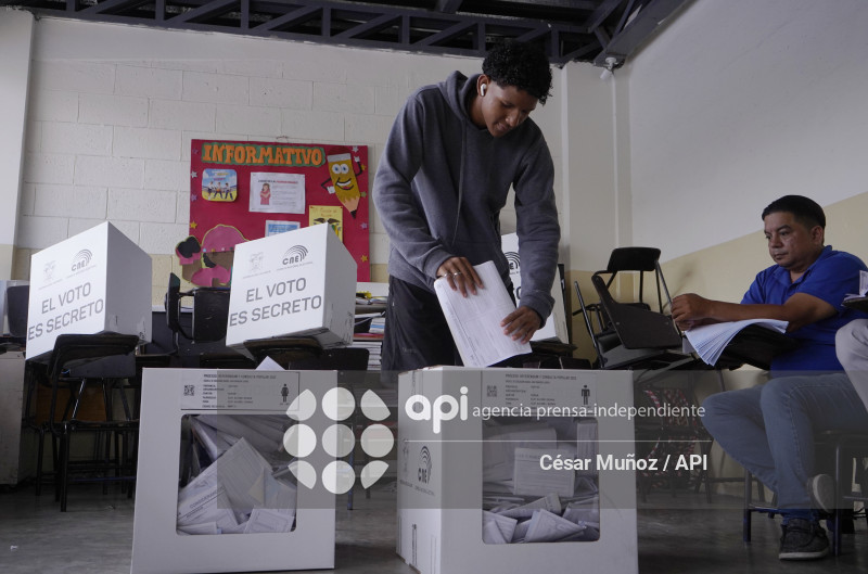 GYE-CONSULTA 2025 VOTO GENERALES