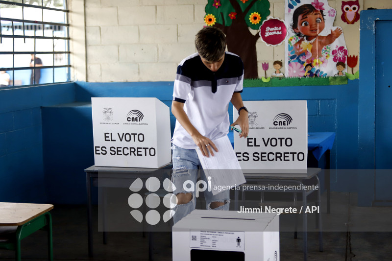 REFERÉNDUM Y CONSULTA POPULAR 2025