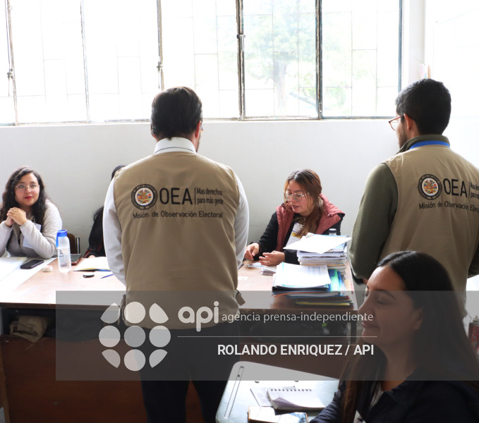 OBSERVADORES OEA ESCUELA MANUEL CORDOVA GALARZA