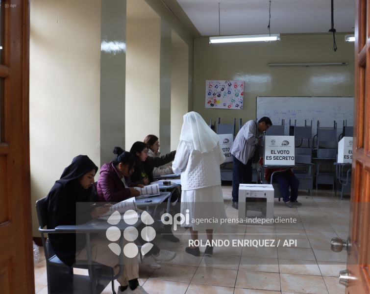 UIO REFERENDUM Y CONSULTA POPULAR 2025