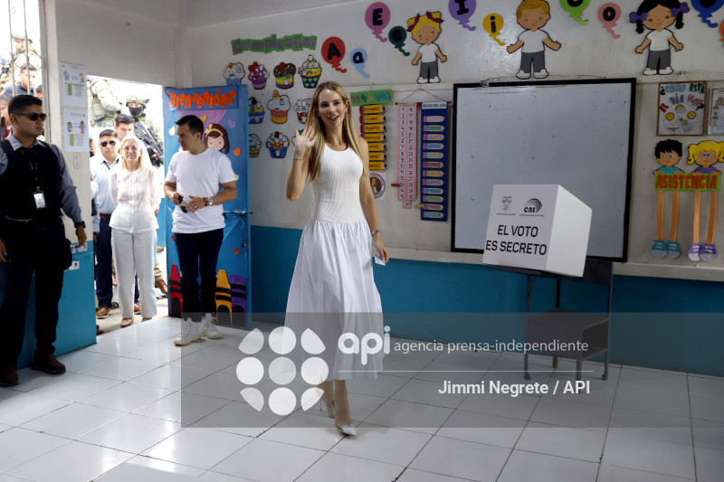 Lavinia Valbonesi REFERÉNDUM Y CONSULTA POPULAR 2025