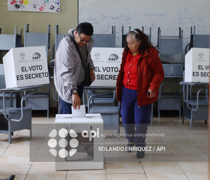 UIO REFERENDUM Y CONSULTA POPULAR 2025