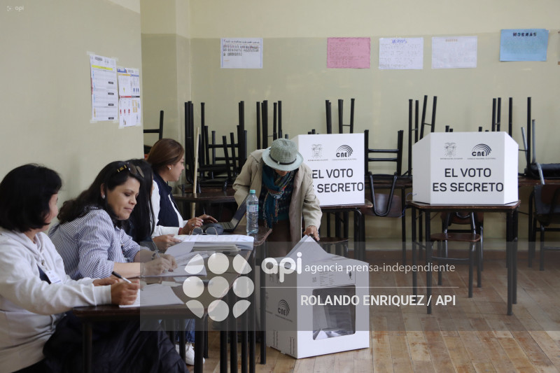 UIO REFERENDUM Y CONSULTA POPULAR 2025