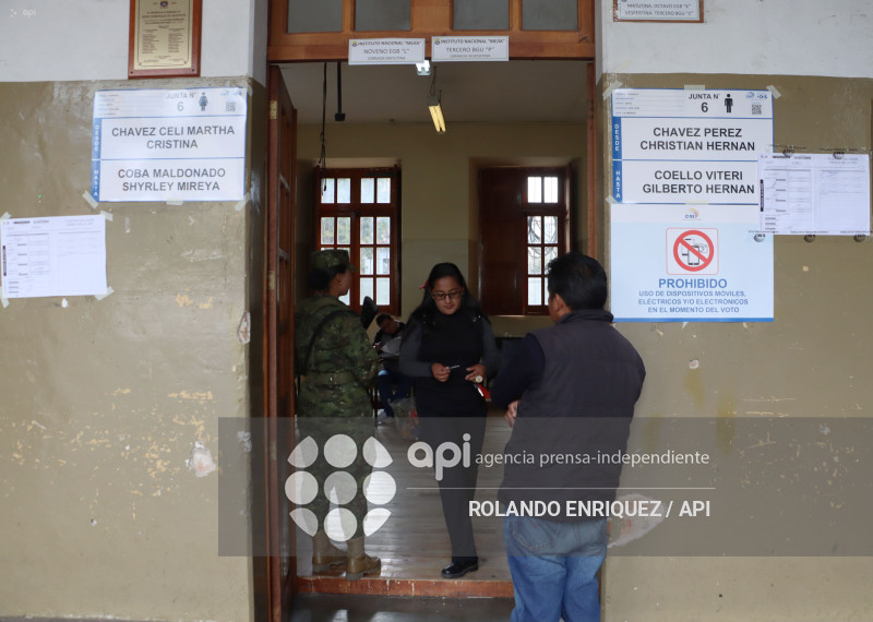 UIO REFERENDUM Y CONSULTA POPULAR 2025