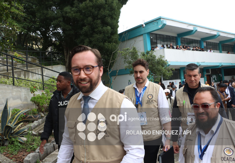 OBSERVADORES OEA ESCUELA MANUEL CORDOVA GALARZA