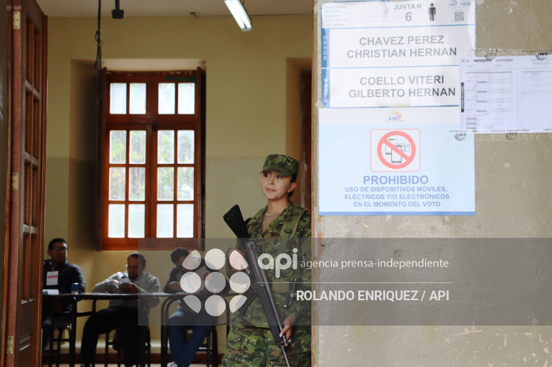UIO REFERENDUM Y CONSULTA POPULAR 2025