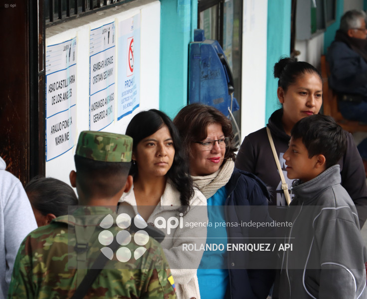 UIO REFERENDUM Y CONSULTA POPULAR 2025