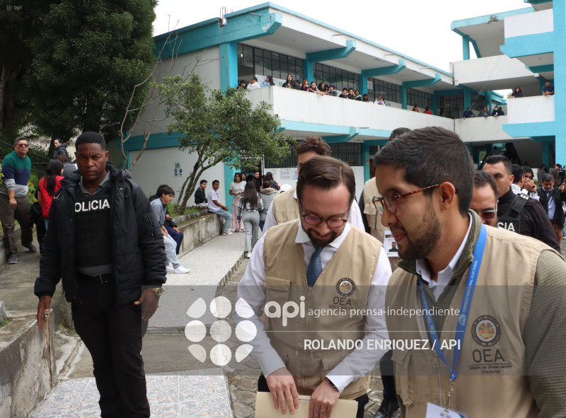 OBSERVADORES OEA ESCUELA MANUEL CORDOVA GALARZA