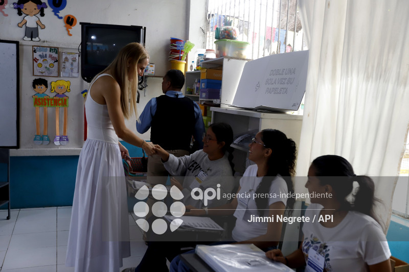 Lavinia Valbonesi REFERÉNDUM Y CONSULTA POPULAR 2025