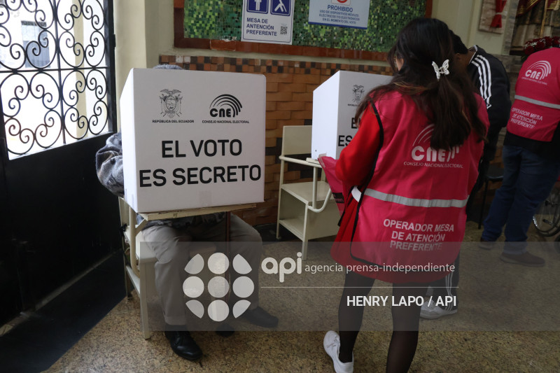 UIO REFERÉNDUM Y CONSULTA POPULAR 2025