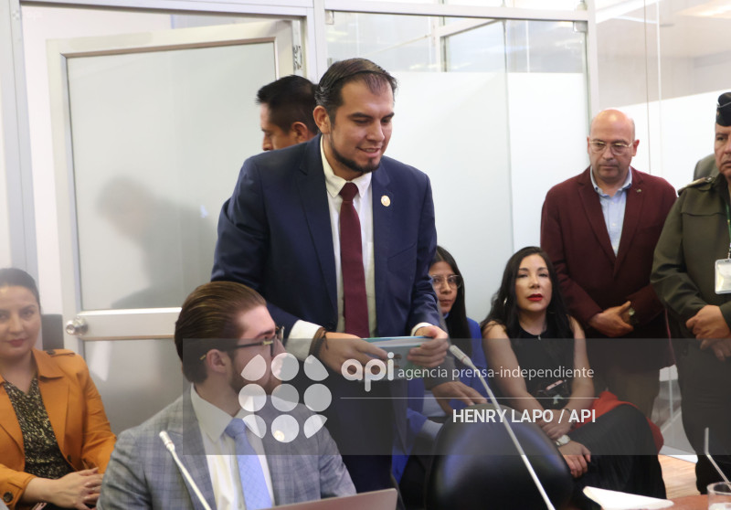 MINISTRO DE TRABAJO COMPARECE COMISION FISCALIZACION