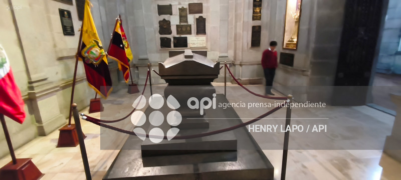 MAUSOLEO DE  ANTONO JOSE DE SUCRE