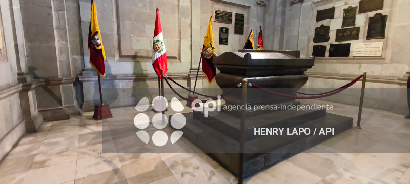 MAUSOLEO DE  ANTONO JOSE DE SUCRE