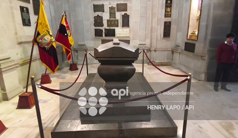 MAUSOLEO DE  ANTONO JOSE DE SUCRE