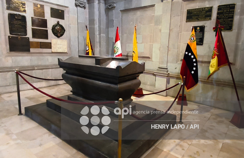 MAUSOLEO DE  ANTONO JOSE DE SUCRE