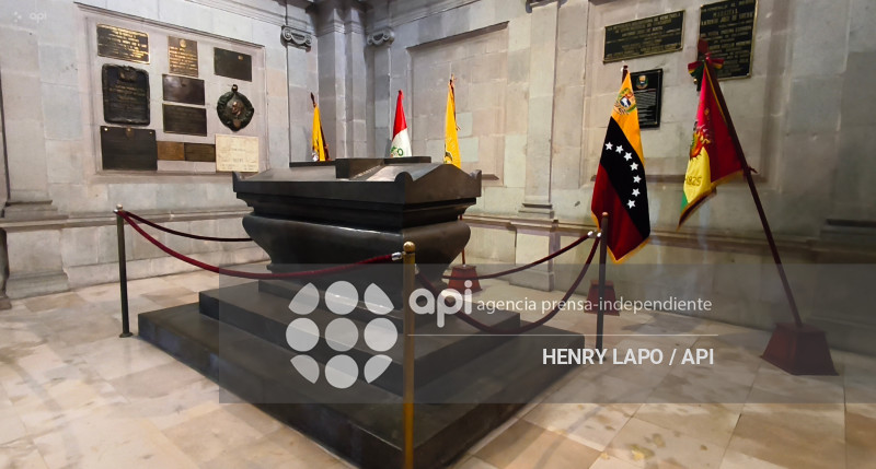 MAUSOLEO DE  ANTONO JOSE DE SUCRE